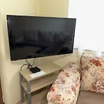 аpartment - Free Street Parking & Self Check - In, Two Bedrooms
