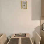 аpartment - Free Street Parking & Self Check - In, Two Bedrooms شقة ستارا زاغورا