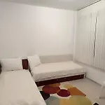 شقة аpartment - Free Street Parking & Self Check - In, Two Bedrooms