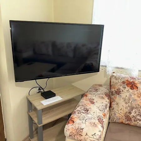 аpartment - Free Street Parking & Self Check - In, Two Bedrooms