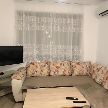 аpartment - Free Street Parking & Self Check - In, Two Bedrooms شقة *