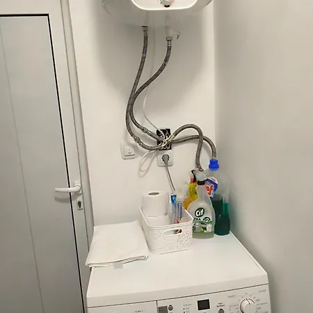 аpartment - Free Street Parking & Self Check - In, Two Bedrooms *