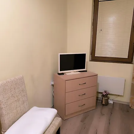 аpartment - Free Street Parking & Self Check - In, Two Bedrooms